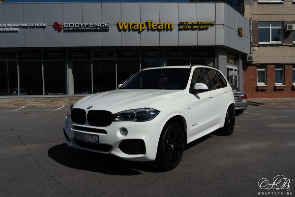 BMW X5 - White Pearlescent KPMF