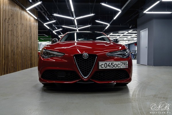 Alfa Romeo Giulia - Оклейка полиуретановой плёнкой