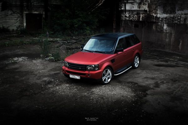Range Rover- Arlon Red Aluminium
